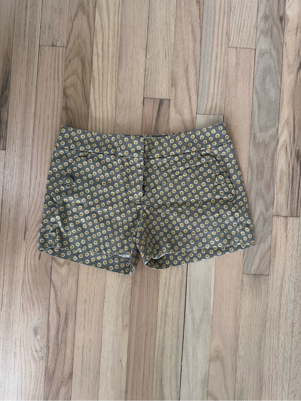 J. Crew Olive Green Shorts with Yellow Dot Print preppy sz 00